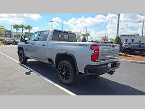 Nuevo Chevrolet Silverado 2500 4WD LTZ 2026, SUV Gasolina/Gasóleo Euro VI, 6 Asientos, Automático, Asientos de Cuero, Volante a la Izquierda, Techo Panorámico de Aleación de Aluminio - Product Image 3