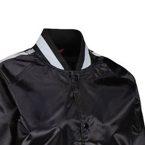 Veste en satin pour femme, tissu léger et brillant, design élégant, parfaite pour les occasions décontractées et les soirées - Product Image 5