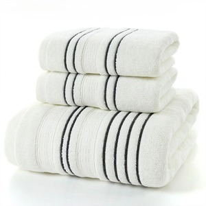 Serviette de plage de bain Jacquard 100% coton imprimée sur mesure à séchage rapide et sans sable durable pour la maison et les hôtels - Product Image 1