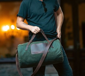 Sac de sport personnalisé en toile cirée pour hommes LCRG-0033 sport week-end bagage fermeture éclair compartiment à chaussures sac à bandoulière tendance - Product Image 1