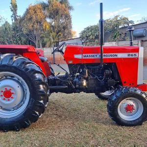 รถแทรคเตอร์265ดีเซลสำหรับงานหนัก MF พร้อมตัวยึดตัวโหลดและตัวขับเคลื่อน4WD สำหรับการใช้งานอเนกประสงค์ - Product Image 1