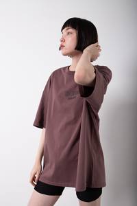 เสื้อยืดฮิปฮอปผู้หญิงสั่งทำพิเศษ คุณภาพสูง ขายส่ง ปริมาณมาก พิมพ์ลายด้านหน้าและด้านหลัง พรีเมียม ติดกระดุม ผ้าฝ้าย 100% สไตล์ลำลอง 180-280 GSM - Product Image 3