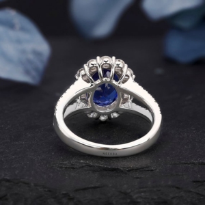 แหวนเพชรแซฟไฟร์สีฟ้า10*8มม. ทรงวงรีสำหรับตกแต่งรูปวงรีขนาด10*8มม. พร้อมด้วยเพชรโมอิสซาไนต์ทำด้วยมือสไตล์อาร์ตเดคโค10K แหวนทองขาวทึบ - Product Image 5