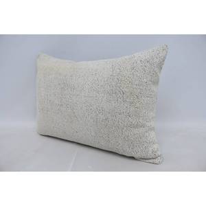 Oreiller en laine brodée Kantha beige de 20x28 pouces avec technique tissée à motif de toile vintage - Product Image 3