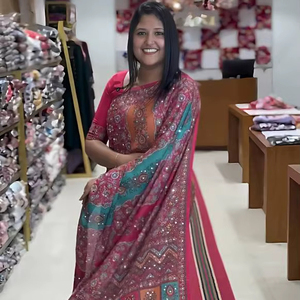 Saree en georgette lourde avec impression numérique all-over et travail en miroir Style traditionnel pièce de chemisier parfaitement assortie fête de mariage - Product Image 1