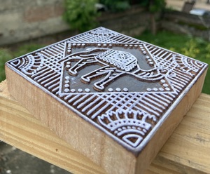 Bloque de Impresión de Madera de Camello Tallado a Mano |   Bloque de Motivos Animales Tradicionales de la India para Impresión Textil - Product Image 4
