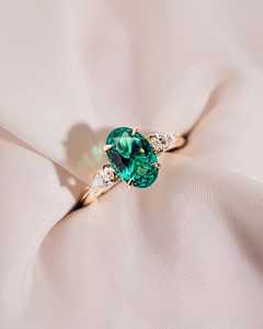 Bague en diamant Moissanite en argent sterling 925 Style classique taille ovale émeraude pour mariage fiançailles anniversaire ou cadeau de fête - Product Image 2