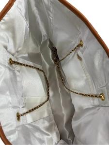 Oferta increíble en bolsos con monograma de cuentas a mano de última moda con cadena y detalles de cuero disponibles en tierra de fabricación - Product Image 4