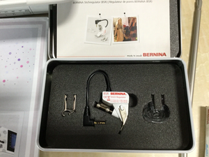 Máquina de Coser, Acolchar y Bordar B-E-R-N-I-N-A B 570 Q-E T-u-l-a Rosa con B-S-R - Product Image 4