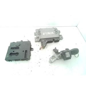 KIT UNITÉ DE COMMANDE MOTEUR RENAULT Twingo II série 8200774747 D4F 772 Essence 1200 (07>14) - Product Image 1