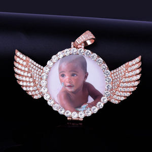 Foto personalizada con alas de Ángel, colgante de Hip Hop helado con diamantes de moissanita de corte redondo en oro sólido de 10kt - Product Image 3