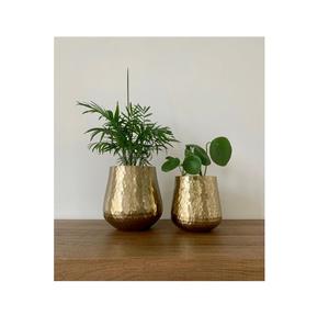 Jardinière artistique en métal de qualité supérieure avec détails artisanaux et structure résistante aux intempéries pour une belle décoration de maison et de jardin - Product Image 6