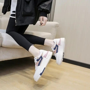 Baskets noires épaisses à bout rond, à lacets, sportives, avec empeigne en maille, semelle extérieure en caoutchouc, toutes saisons, chaussures tendance en PU - Product Image 3