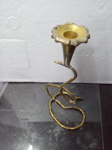 Candelabros de diseñador pequeños especiales en hermosas formas y diseños utilizados para decoraciones del hogar y decoraciones navideñas - Product Image 2