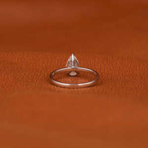 1.0 CT poire coupe laboratoire cultivé diamant bague de fiançailles 14KT massif plaqué or blanc lunette réglage Style tendance IGI certifié - Product Image 4