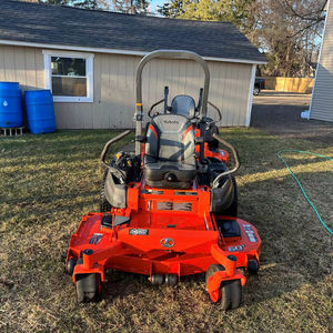 Cortacésped de giro cero Kubota 2024, construido para potencia, diseñado para profesionales - Product Image 1