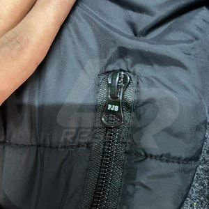 Chaqueta acolchada de hombre de alta calidad personalizada al por mayor, chaqueta de lona acolchada con burbujas personalizada, hecha de material de poliéster y nailon duradero - Product Image 2