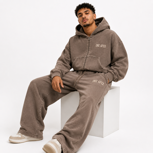 Ensemble streetwear d'été ONEAPEX SPORTS WEAR pour homme : sweat à capuche court à taille élastique et pantalon de survêtement ample en coton épais à jambes larges - Product Image 2