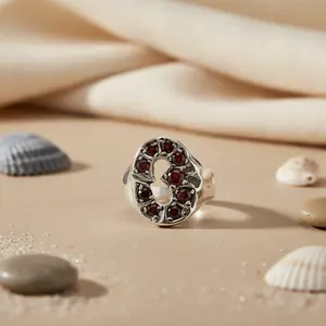 Anillo de Plata 925 con Corazón de Granate para Mujer, Chapado en Rodio con Circonita Tallada, Joyería Fina - Product Image 1