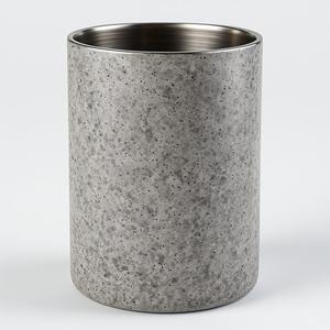 Ensemble d'accessoires de salle de bain de luxe avec construction métallique, design moderne, durable et écologique pour salles de bain élégantes - Product Image 4