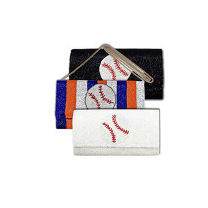 คลัทช์ที่ได้แรงบันดาลใจจากเบสบอล-อุปกรณ์เสริมสำหรับแฟนๆของกีฬา - Product Image 1