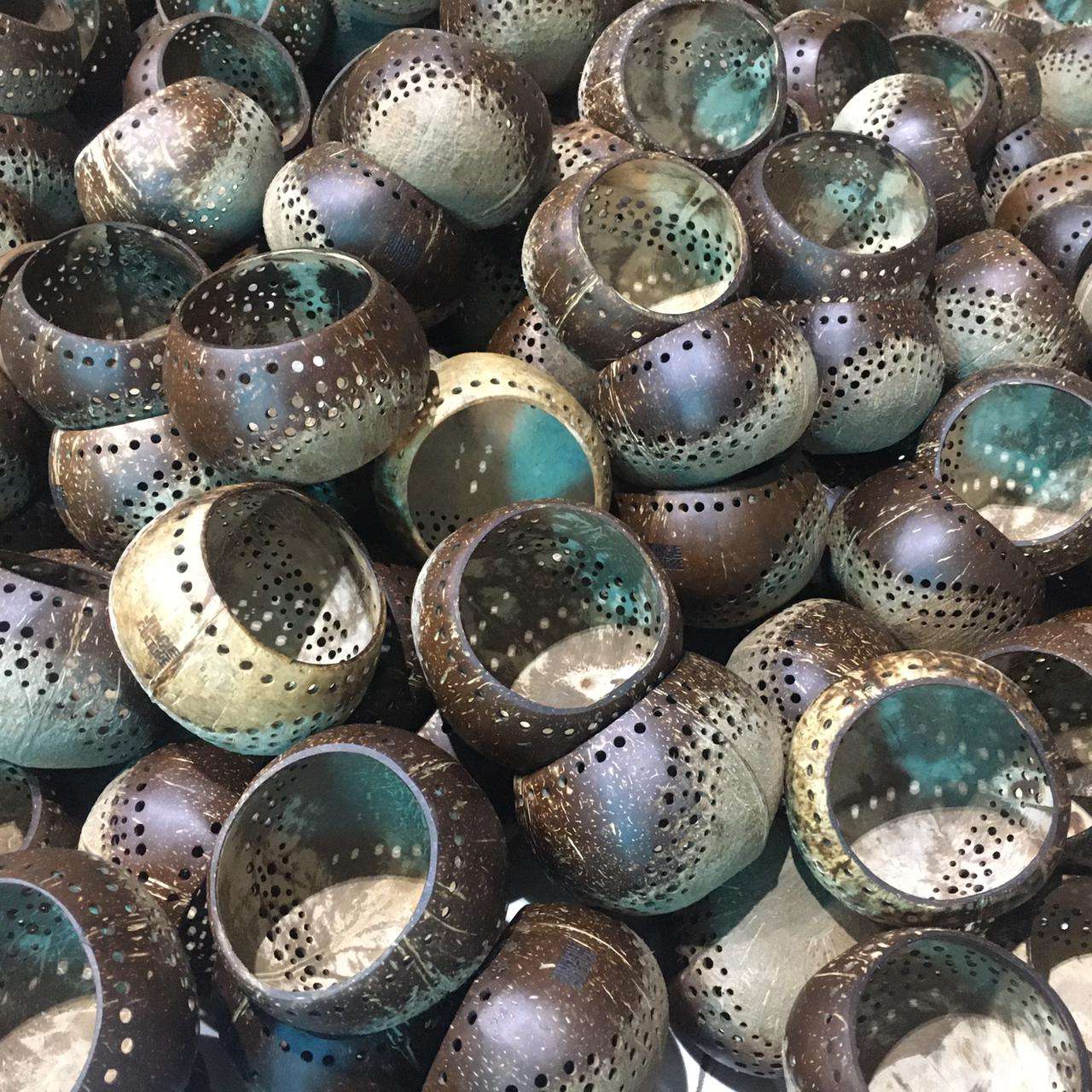 สีน้ำตาล