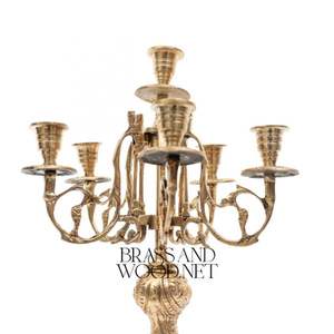 Juego de candelabros y reloj de latón antiguo con acabado envejecido de diseño vintage adornado para una elegante decoración de lujo para el hogar - Product Image 4