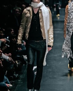 Chaqueta de Cuero Vacuno Genuino Outback Biker 2025, Forro de Algodón Ecológico, Elegante y Transpirable para Verano, Decorada con Plumas - Product Image 4