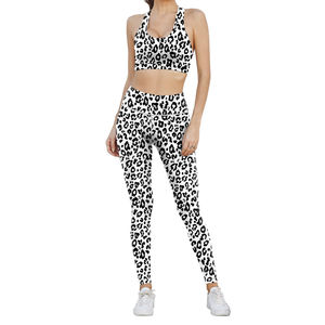 Ropa deportiva personalizada sin costuras Fitness de alta elasticidad para mujer, conjunto de Yoga, sujetador de gimnasio alto y conjunto de mallas de Yoga transpirables OEM - Product Image 1