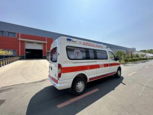 Véhicule d'ambulance d'urgence d'occasion avec cabine fermée et système de circulation d'air contrôlé, type de carburant diesel - Product Image 2