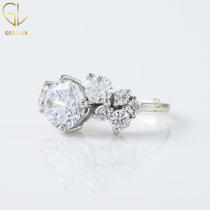 แหวนหมั้นเพชรแบบกระจายสีทอง14K สำหรับผู้หญิง VVS เจียระไนทรงกลม2 CT ดีไซน์ทันสมัย - Product Image 6