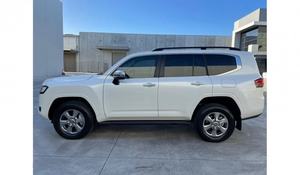 SUV USADO BARATO 2022, Tracción en las Cuatro Ruedas, Asientos de Cuero R18, Automático de 6 Velocidades, Alta Calidad, Volante a la Izquierda, Motor V8 de 4.5L, Cámara Trasera de 360°, Panorámica - Product Image 3