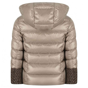 Chaqueta Acolchada Unisex Beige con Capucha, Aislamiento Acolchado, Tela de Lona Brillante, Cremallera Impermeable, Puños de Punto en Contraste, Ropa de Invierno - Product Image 2