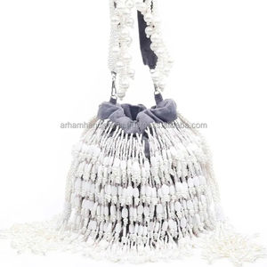 Sac à main ethnique brodé à la main pour femmes indiennes, sac cadeau de mariage, pochettes à monnaie, mariage à BAS PRIX PAR ARTISANAT DE LUXE - Product Image 1