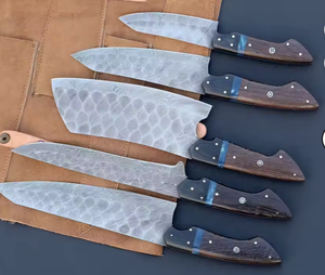 Coffret de 5 couteaux de cuisine ambidextres PRESTIGE BLADES, acier Damas 67 couches, fabrication artisanale, étui en cuir véritable, comprenant des couteaux de chef - Product Image 4