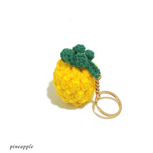 Llaveros de Ganchillo Hechos a Mano con Forma de Frutas, Pequeños Colgantes Adorables para Bolsos, Llaveros de Coche, Regalo DIY para Niños, Amigos y Decoración del Hogar - Product Image 1