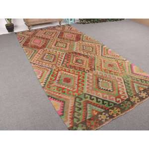 Alfombra Turca Vintage de 5.2x10.4 pies, Alfombra Grande, Alfombra de Lana con Estampado Animal Rojo y Verde - Product Image 1