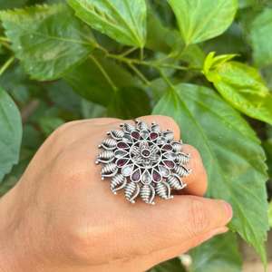 Anillo de banda Floral bohemio hecho a mano para mujer, diseño Tribal indio étnico oxidado, joyería fina ajustable de plata antigua - Product Image 5