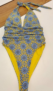 Ensemble de bikini de haute qualité pour femmes Ensemble de design unique pour nageuses avec logo personnalisé - Product Image 2