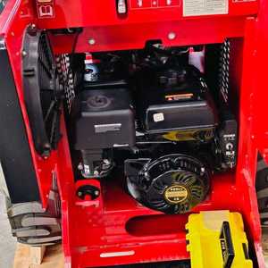 Minicargadora con Motor de Gasolina de 13.5 HP - Product Image 2