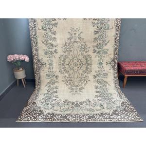 Tapis vintage 6x9,2 pieds, grand tapis turc, tapis uni brun - Product Image 1