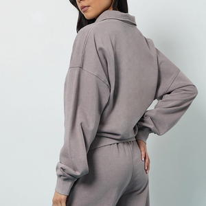 Survêtement pour femmes avec manches longues, design de haute qualité avec logo personnalisable, col rabattu lavé / fermeture à boutons - Product Image 5
