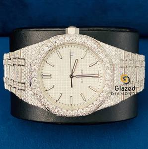 Vente en gros Montre tendance pour homme en acier inoxydable style hip-hop, diamant VVS cultivé en laboratoire, cadran analogique glacé avec vitre - Product Image 2