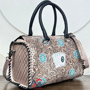 Bolsa de Viaje Grande de Cuero Vacuno Hecha a Mano por el Fabricante, Diseño de Naipes, Bolsa de Viaje de Fin de Semana para Mujer - Product Image 1