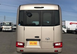 Autobús Toyota Coaster de Techo Alto 2017 Seminuevo de 4.2L y 23 Asientos en Venta - Product Image 3