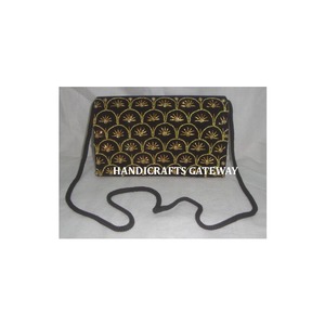 Style de luxe de haute qualité Zari broderie sac à main de femmes fête de mariage et soirée marche sac suspendu pour la vente en gros et l'exportation - Product Image 1