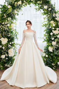 Vestido de novia de satén de alta calidad OEM TNBP No14, vestido de baile de encaje de lujo con cuello en V, manga larga, sencillo, modesto, estilo Vintage, estampado sólido - Product Image 6