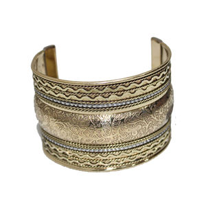 Brazalete de latón vintage hecho a mano, joyería artesanal en forma de mariposa para fiestas, compradores al por mayor Bienvenidos - Product Image 1