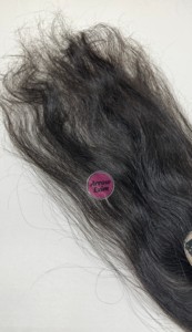 Topper de Encaje Premium de 1.5x4 Pulgadas con Partidura, Cabello Humano Virgen Natural 1B, de 16 a 24 Pulgadas - Product Image 3