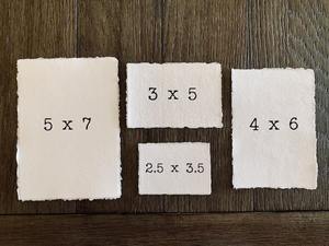 Papel de Algodón Hecho a Mano con Borde Deshilachado, 5x7, Color Marfil, 150 g/m² - Product Image 2